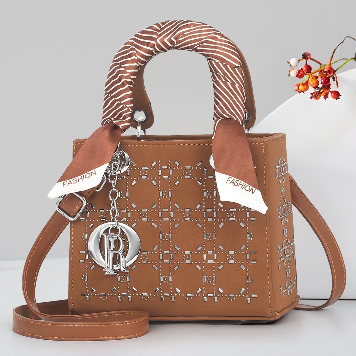 Versión coreana de todo fósforo bolso cuadrado pequeño bolso femenino comercio exterior 2025 fabricante de verano nuevo bolso de mensajero de un solo hombro Xia Tiandi image 8