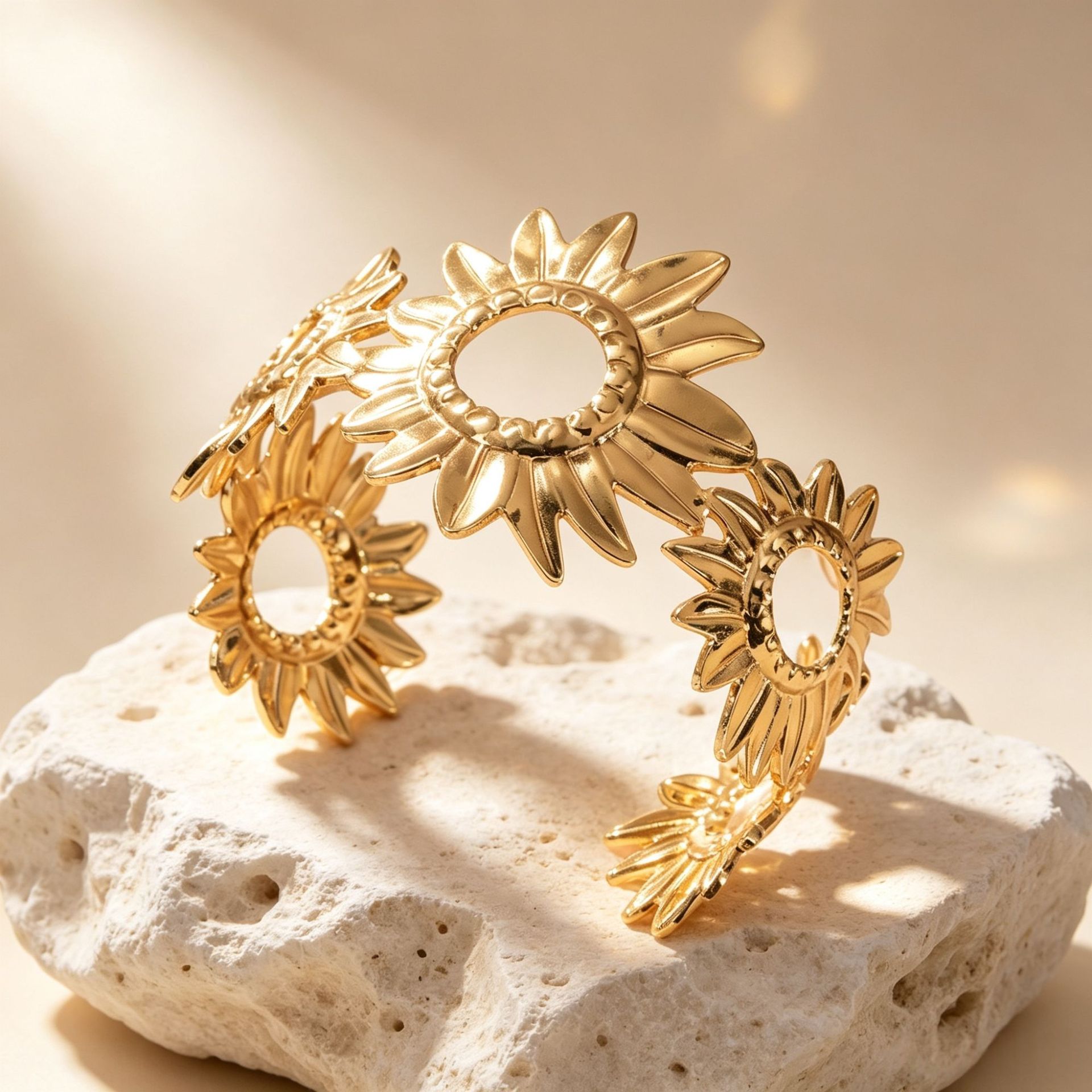 Brazalete de borde ancho de oro europeo y americano retro joyas de alta calidad flores huecas esmalte pulsera joyas de acero inoxidable galvanizado