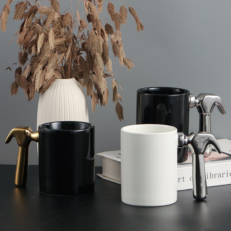 Creativo galvanizado oro y plata martillo mango taza de cerámica hardware taza logotipo publicitario regalo taza de café