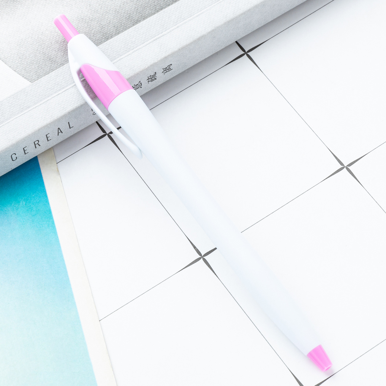 Bolígrafo de plástico multicolor con bolígrafo imprimible logo esmerilado calabaza javelina bolígrafo de publicidad barra delgada bolígrafo de promoción de regalo