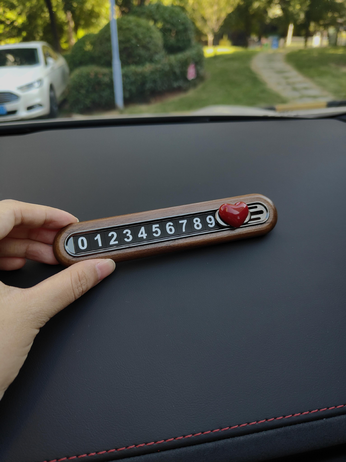 Car interior accessory: walnut wood heart-shaped temporary parking license plate, hidden type, high-quality feel