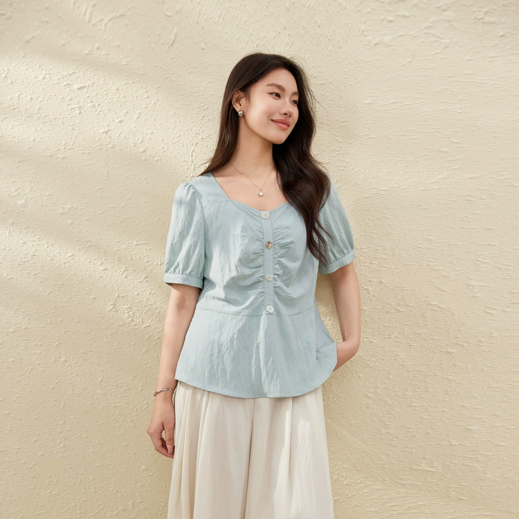 [Французский ретро квадратный воротник, нежная и стройнящая рубашка] Тонкая и красивая женская одежда больших размеров, толстая мм 2025, новый летний стиль