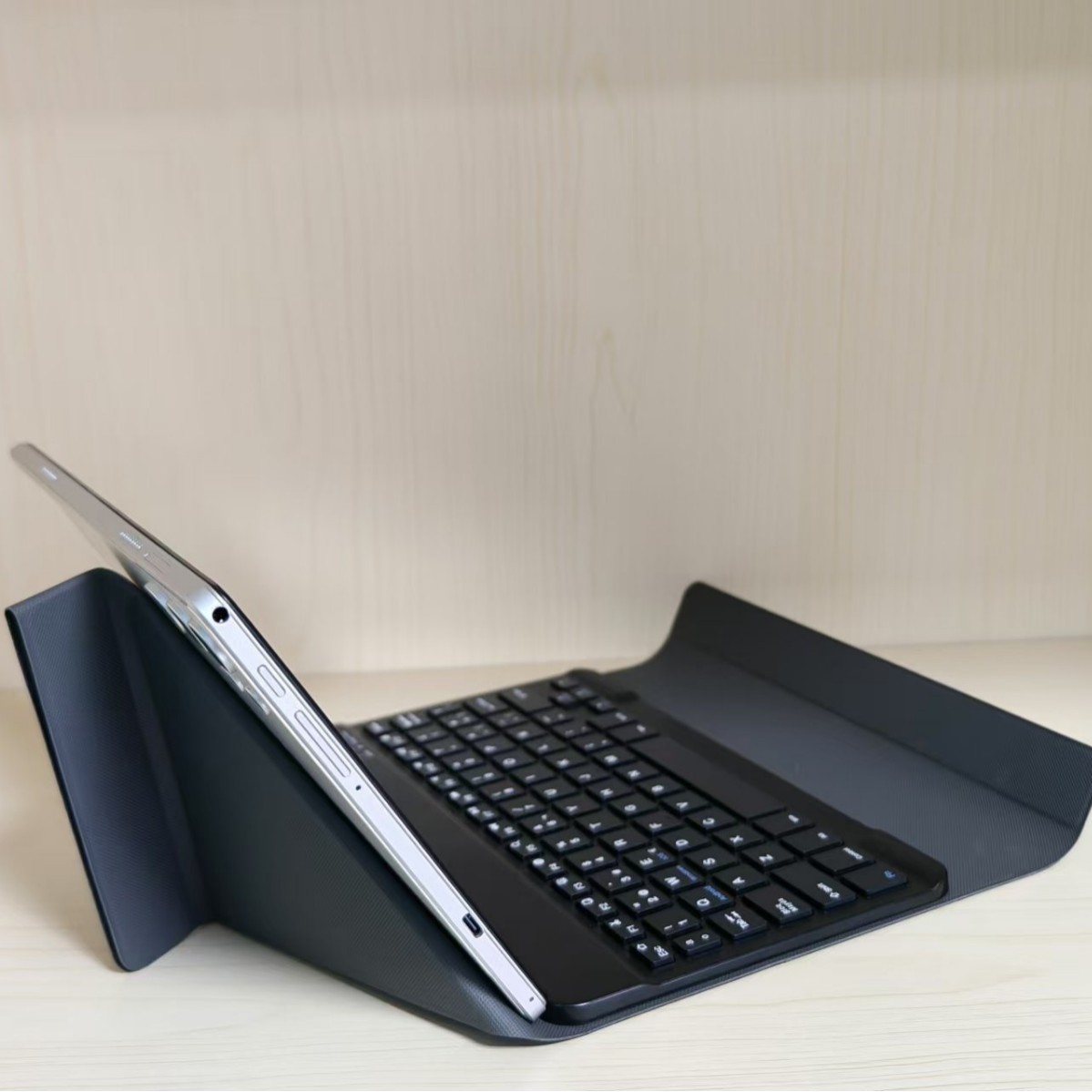Magnetic Bluetooth Tablet Keyboard Cover Universal Detachable Keyboard Protective Cover Mi‘Ui Small’ Mi Pad