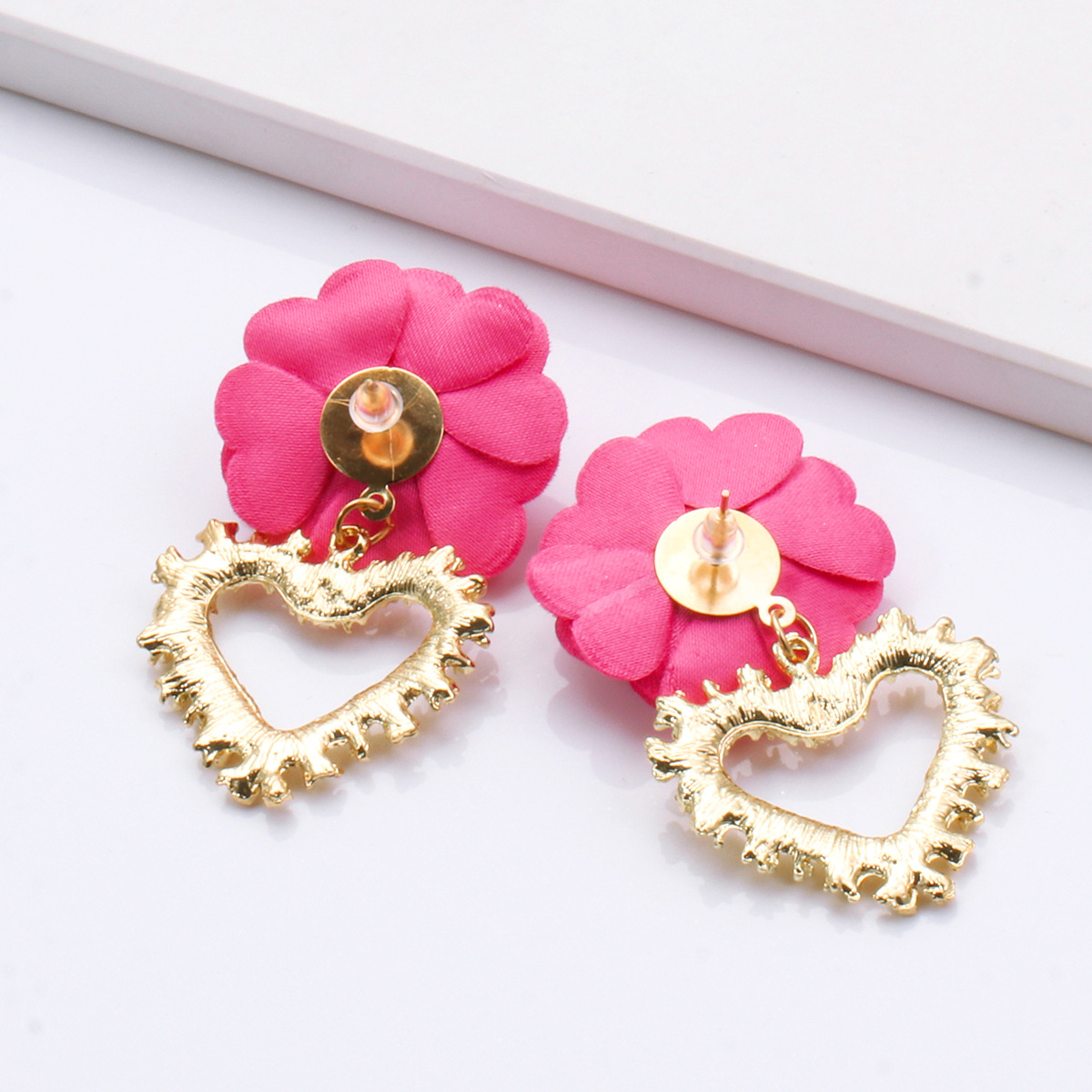 Fashion Heart-shaped Flower Alloy Earrings Wholesale display picture 14