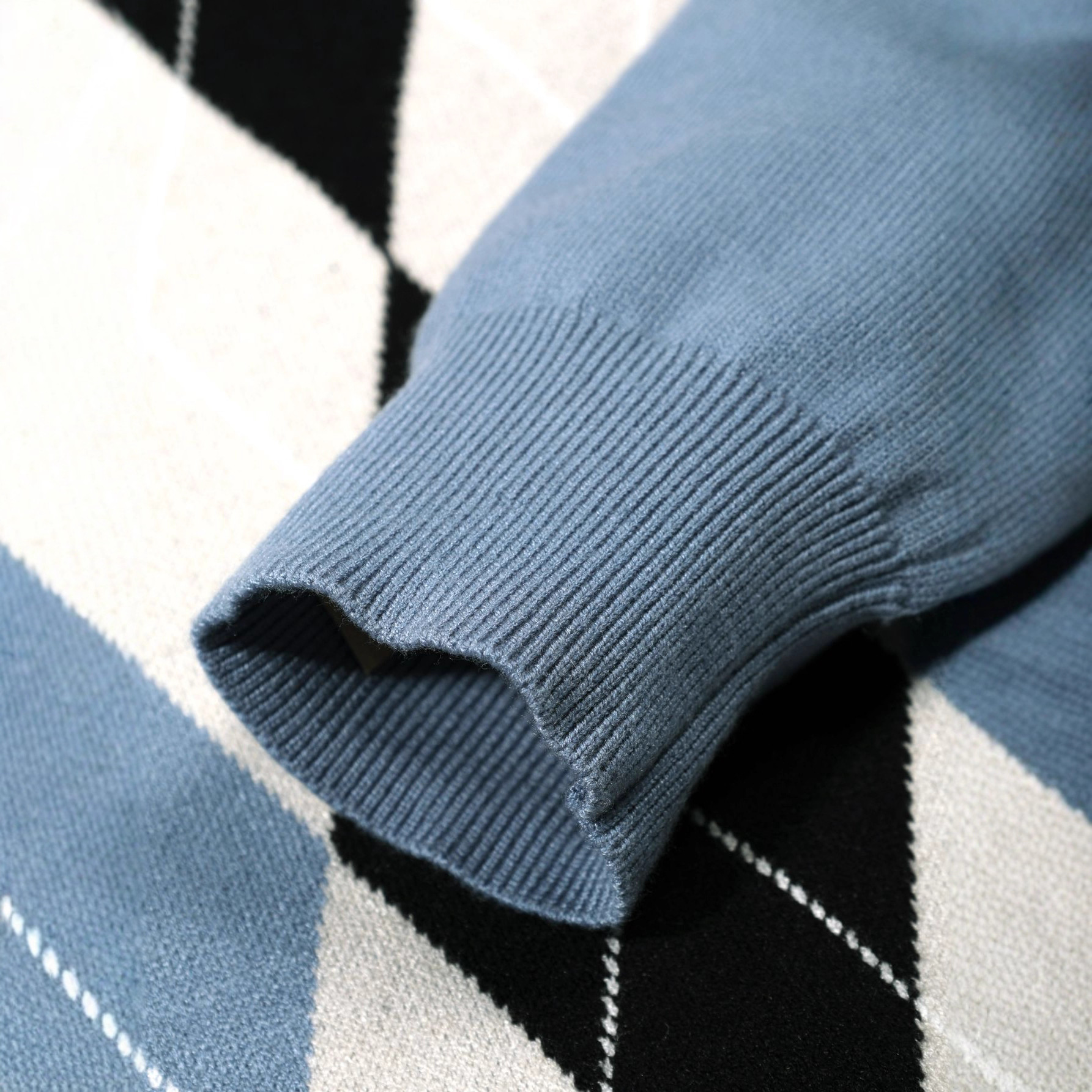 Herbst und Winter neue Mode Plaid Nähte Wolle Langarm lose schlanke Top Pullover Pullover Männer_voghion.com