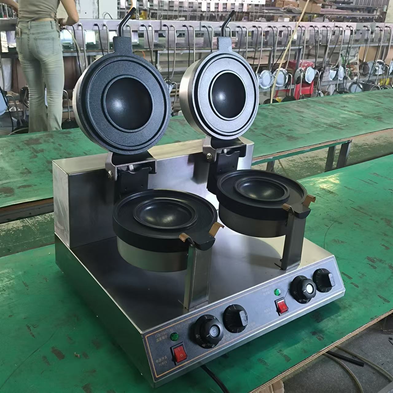 Ice cream hamburger machine commercial electric Amazon cross-border explosions UFO flying saucer bread sandwich rotating hamburger machine