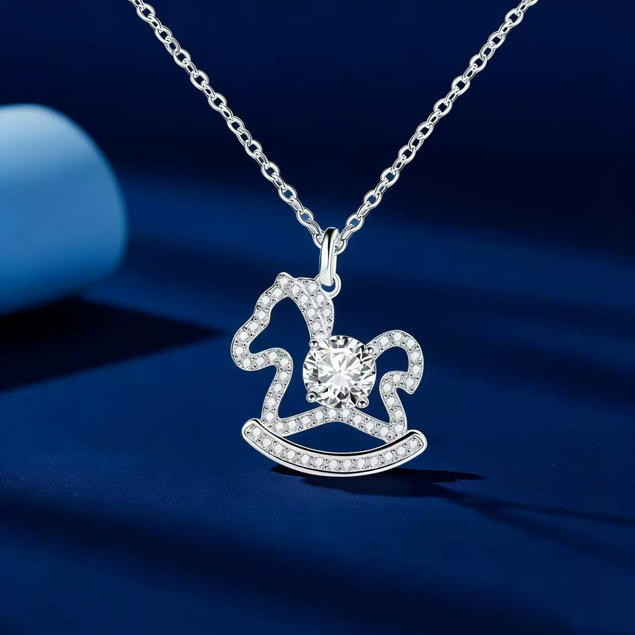 2026新款本命年生肖小马项链女莫桑石项坠高级感镶钻礼物