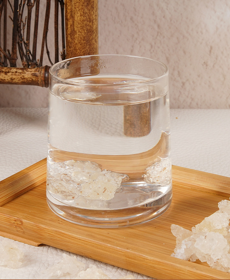 Snow Fungus Jelly Xue Yan 100g Jar Dried Botanical Gum for Dessert Soups and Herbal Drinks in use