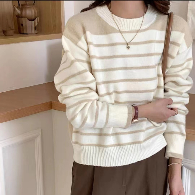 Otoño e Invierno a rayas ropa de abrigo suéter de las mujeres de diseño sentido nicho flojo perezoso estilo universitario edad-reducción espalda dividida suéter