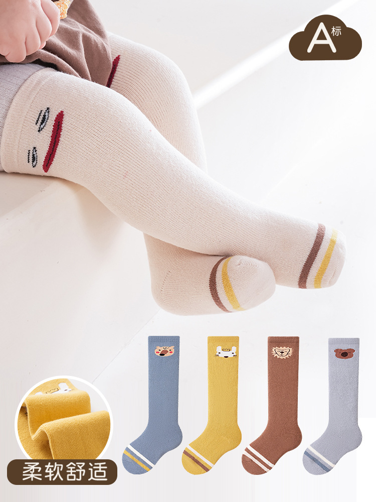 Calcetines de rizo para niños Otoño/Invierno 2026, calcetines gruesos y cálidos para bebés, calcetines largos hasta la rodilla con dibujos animados, calcetines sueltos para bebés al por mayor.