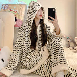 睡衣女冬季法兰绒拉链开衫连帽套装宽松大码220斤可穿家居服M-5XL
