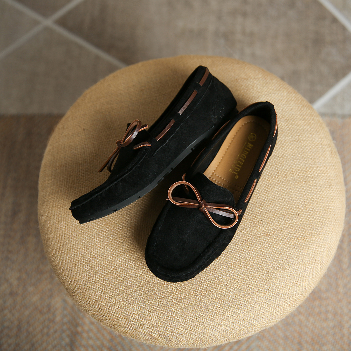 Mocasines para mujer Primavera y otoño 2023 nuevos zapatos de suela blanda con arco para mujer zapatos planos slip-on para mujer de talla grande 41-43