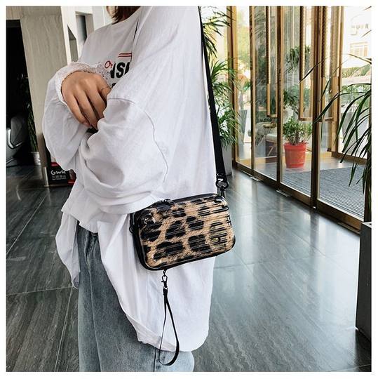 7inch PC Hard Shell Cosmetic Bag Waterproof Toiletries Bag Clutch Travel Storage Bag Diagonal Shoulder Bag Customized LOGO