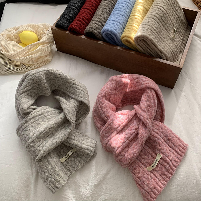 Bufandas de invierno femeninas de alto nivel de sensación caliente y grueso pareja de estudiantes bufandas de lana de punto al por mayor