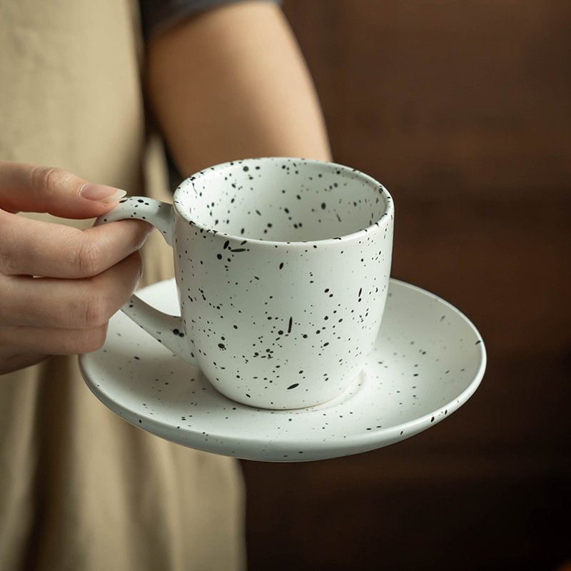 Taza de cerámica retro creativa Juego de tazas y platillos esmaltados de sésamo Té de la tarde Taza de café Plato Desayuno doméstico Taza de leche Taza de té