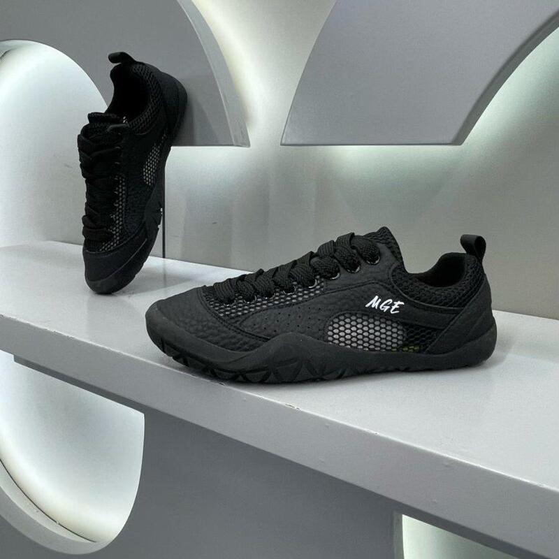 Designer Style 2026 Summer-Autumn Large Mesh Workwear Outdoor Breathable Sports Shoes Breathable Korean Fashion Men's Shoes