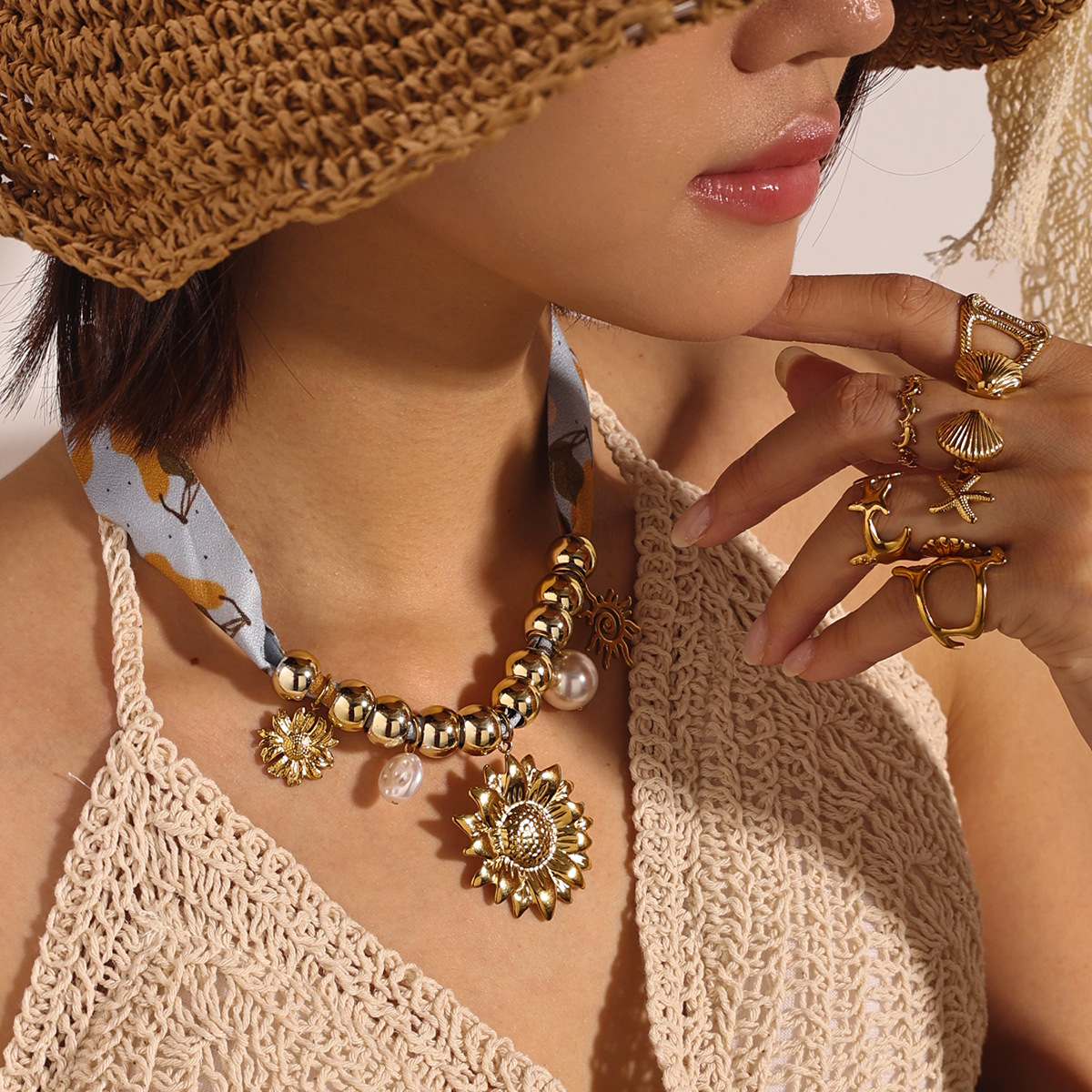 Collar de acero inoxidable TENA Europa y América lujo ligero de alto nivel, diseño de nicho universal, diseño de elementos marinos, collar de mujer