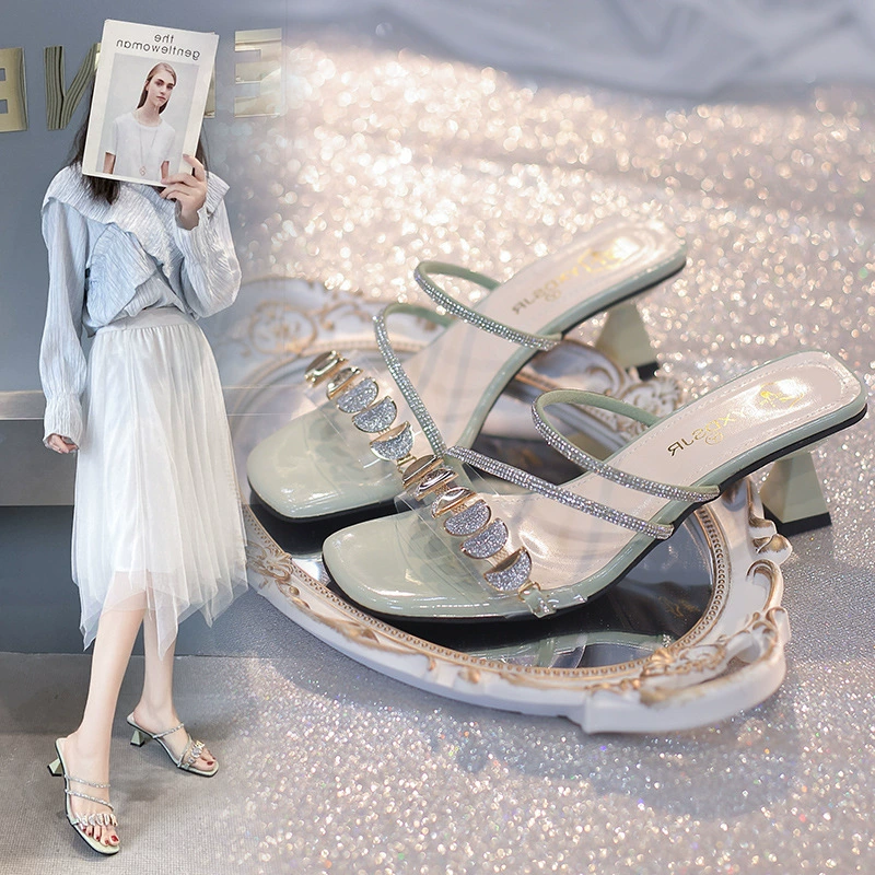 Женские летние тапочки для верхней одежды. Новинка 2022 года. Модные сандалии с квадратным носком и открытым носком. Сандалии на толстом каблуке. Шлепанцы на среднем каблуке.