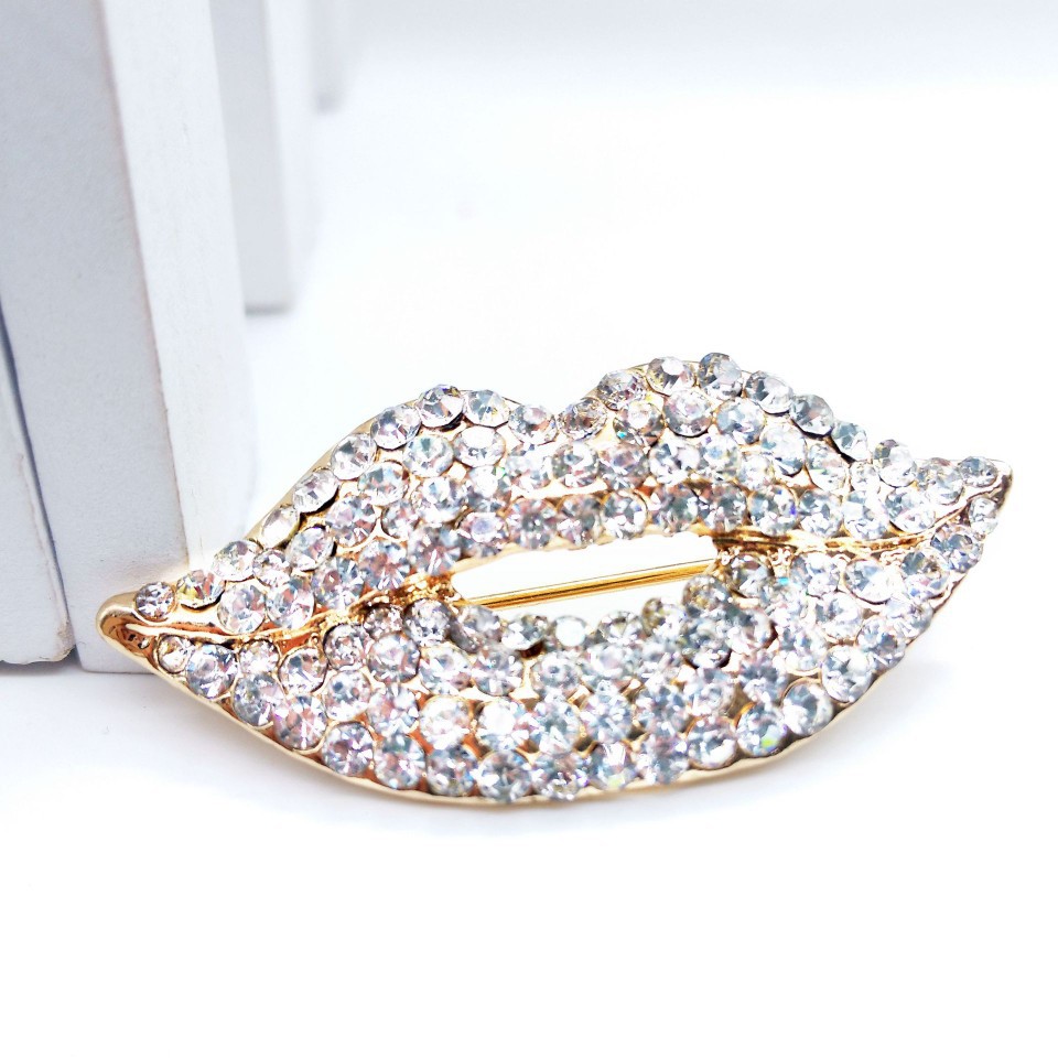 Broche elegante de gama alta de las mujeres nicho diseño suéter traje cardigan abrigo pin broche de diamantes incrustados