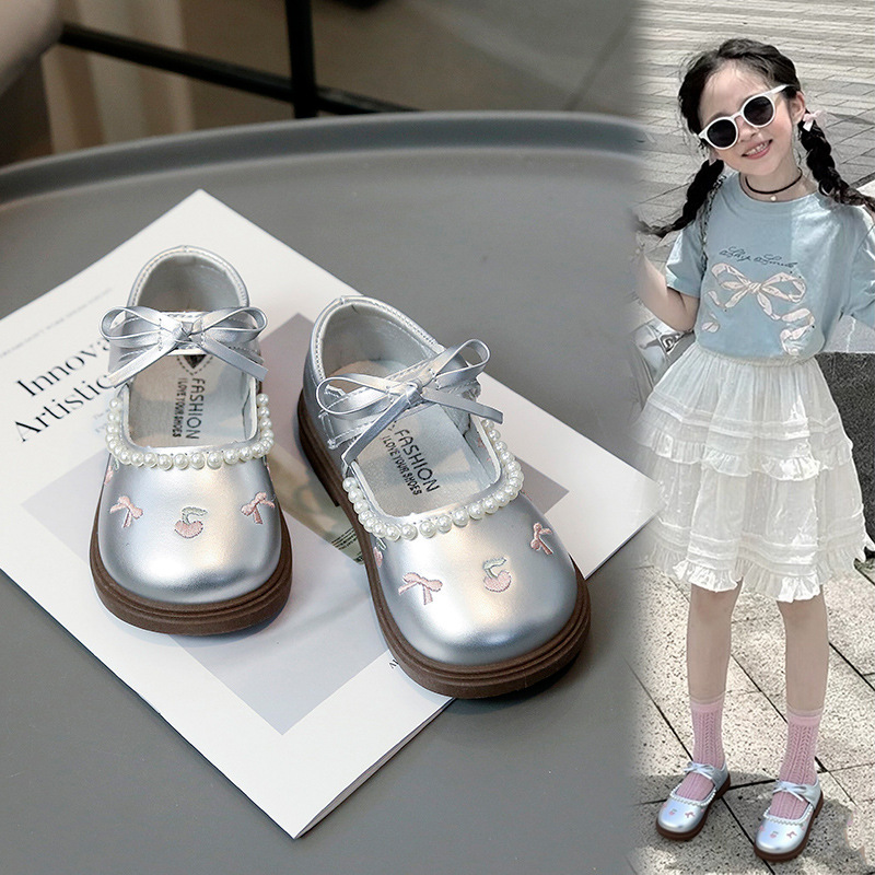 Zapatos de cuero de moda para niñas 2026 primavera nueva chica con suela suave bordada zapatos de arco princesa zapatos de bebé para niñas image 5