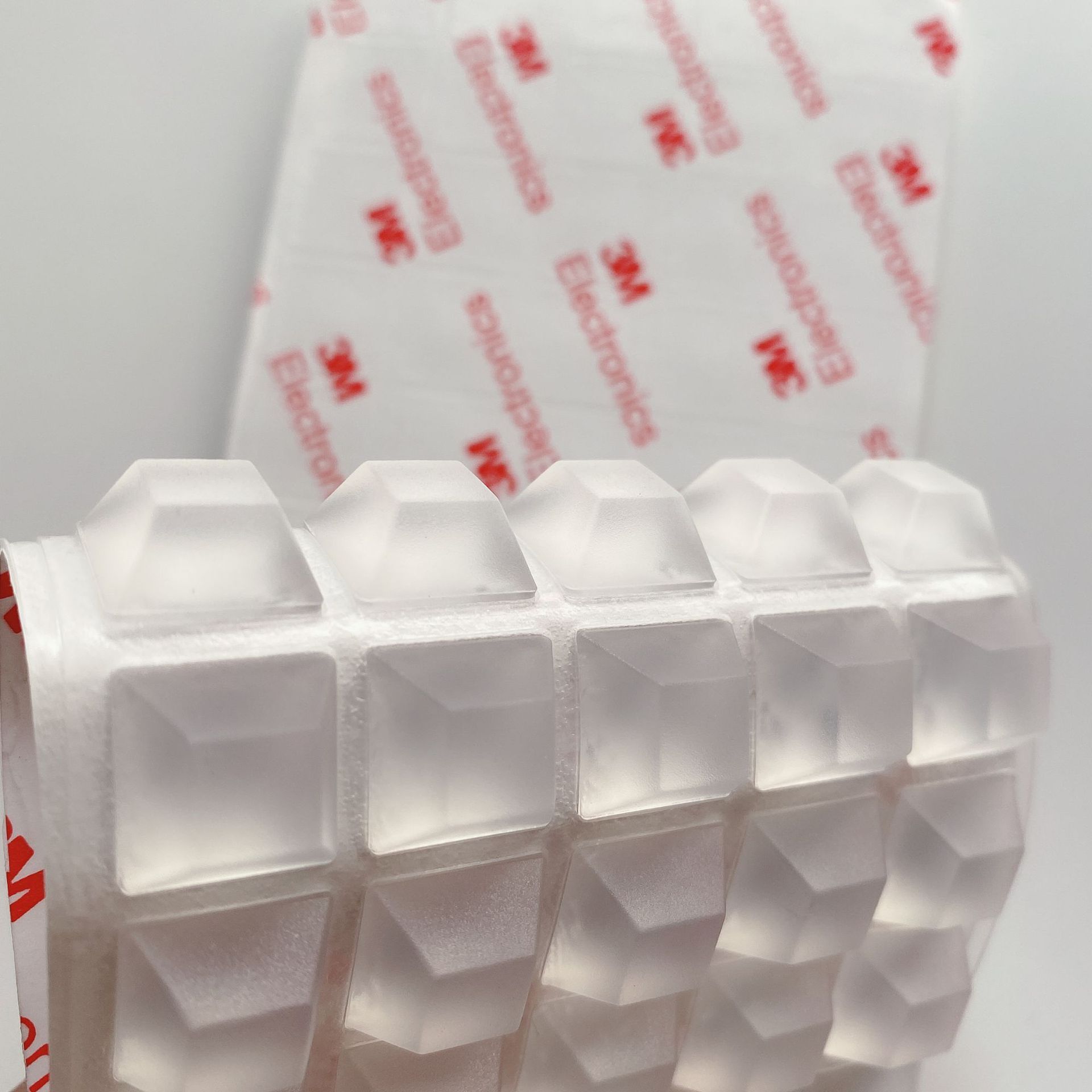 Almohadilla de pie trapezoidal cojín de partículas de goma anticolisión engrosada antideslizante anticolisión transparente anticolisión partícula XT13036 almohadilla de pie de silicona