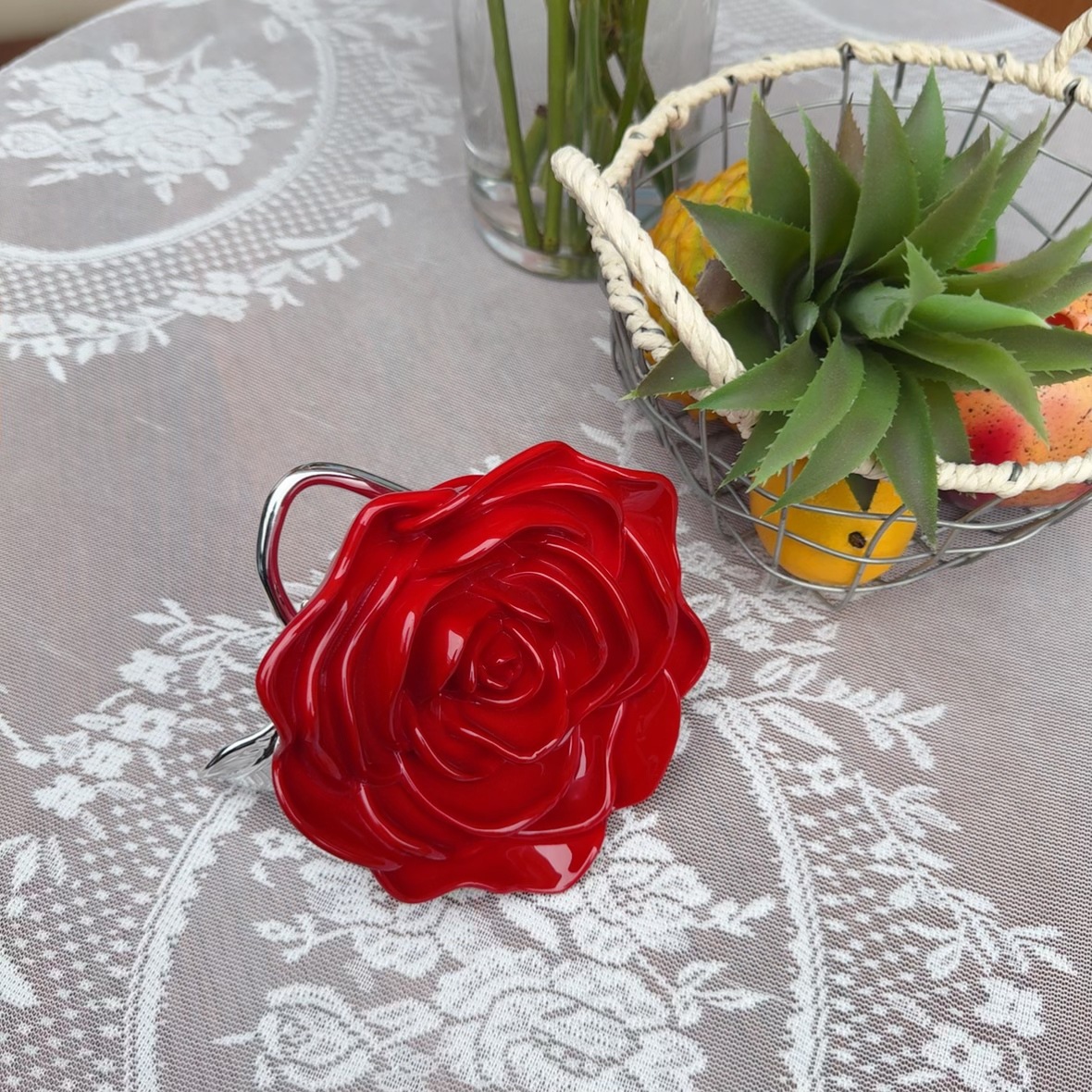Elegant and stylish rose, versatile for autumn and winter, a box bag with a niche design and a sense of sophistication, a hand-held crossbody bag for dinner parties undefined