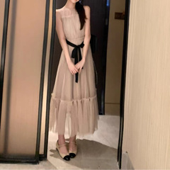 法式薄纱度假风连衣裙女夏收腰无袖气质海边长裙子