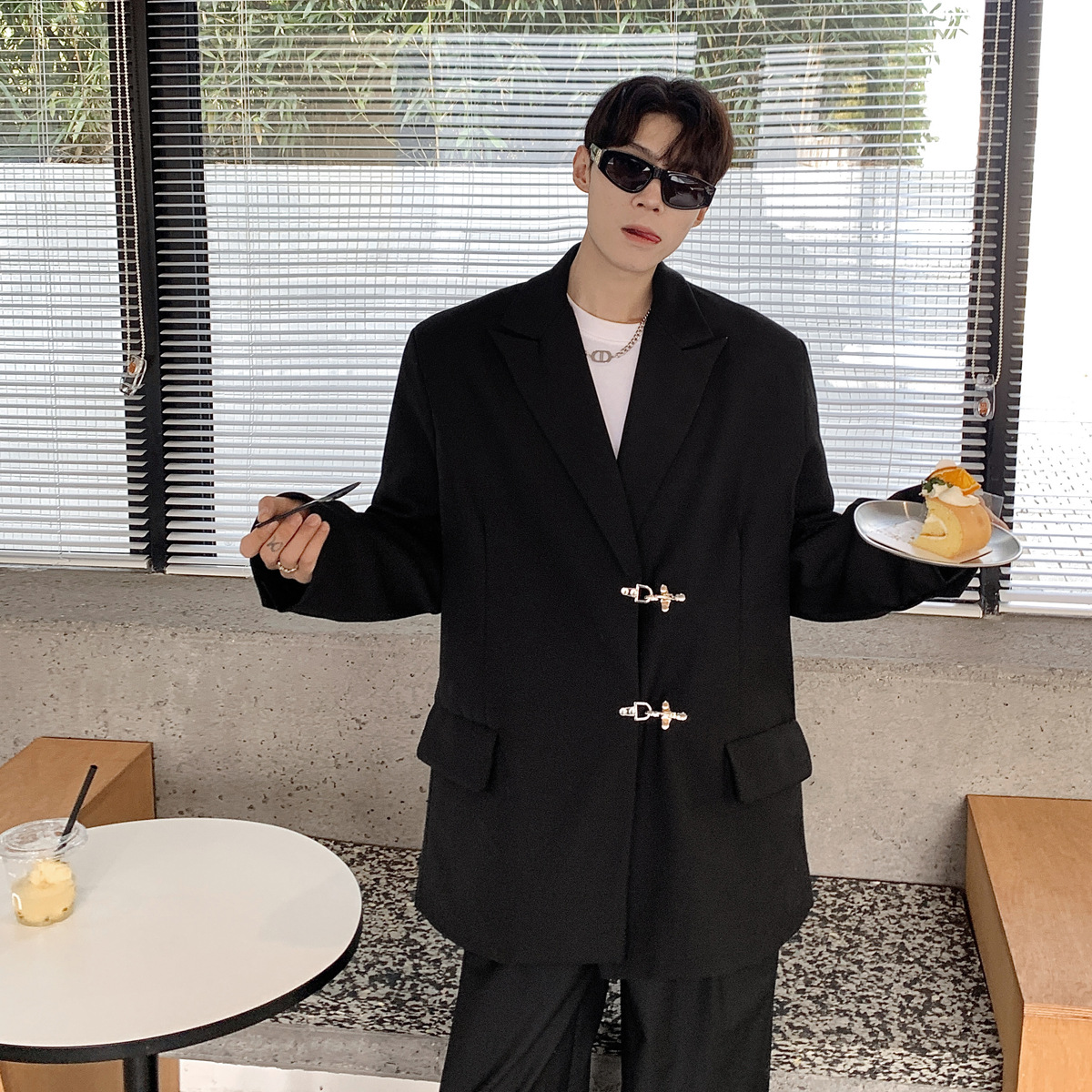 Black clean fit suit jacket for men spring new style Naples lapel…