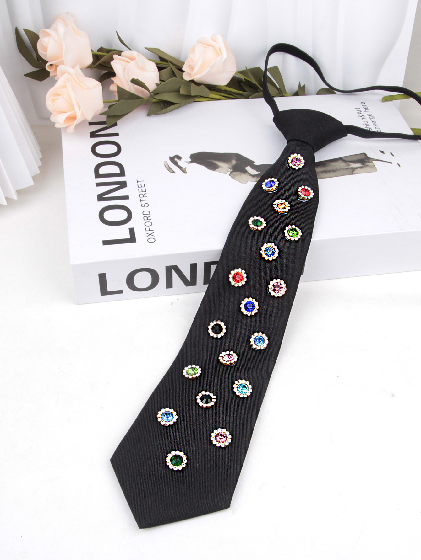 クロスボーダーの軽い豪華な黒いドリルのネクタイは怠け者のネクタイを調節できます。