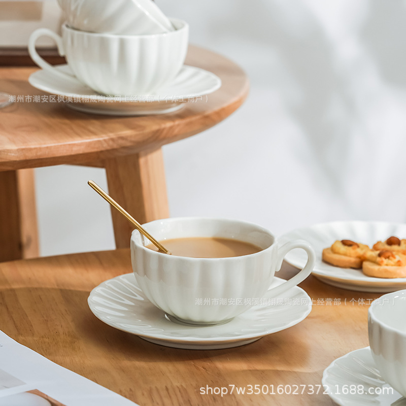 Tazas de café blancas transfronterizas, tazas de calabaza de cerámica, platos de tazas de agua de estilo europeo, tazas de alojamiento de hoteles, tazas de esmalte de color