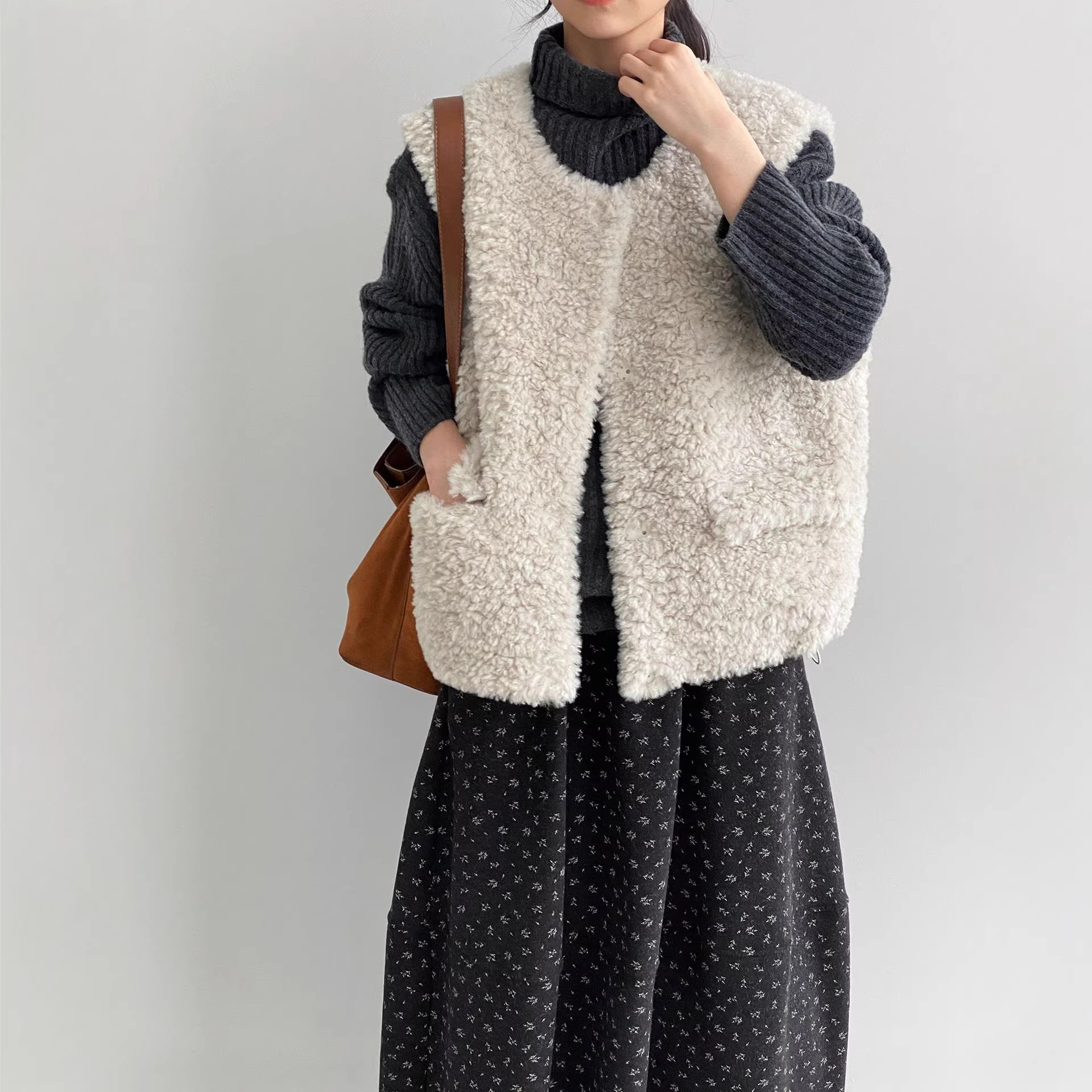 那末韩系复古温柔毛毛外套女叠穿保暖加厚皮毛一体马甲背心6187