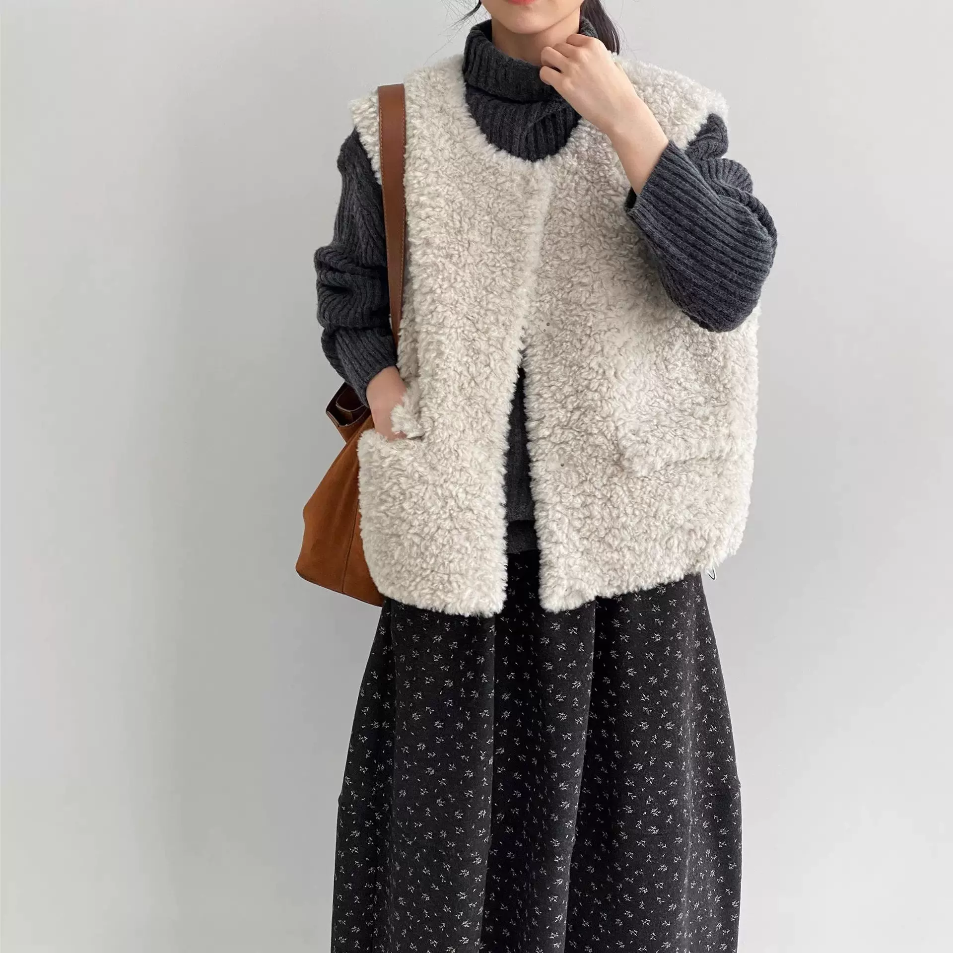 那末韩系复古温柔毛毛外套女叠穿保暖加厚皮毛一体马甲背心6187