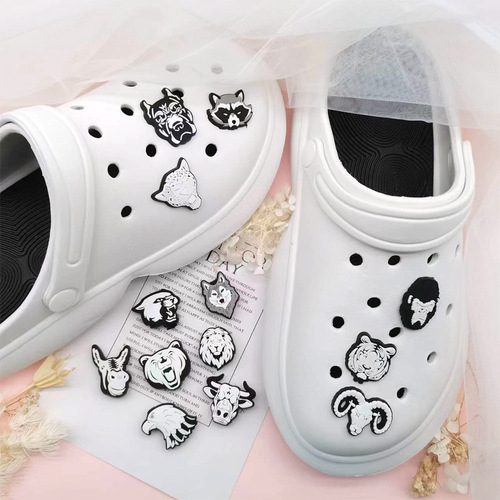 Black and White Animal Head Funny Hole Shoes with Flower Decoration Buckle DIY Personality Garden Shoes Accessories