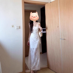 白色蕾丝吊带连衣裙子女夏季2025新款法式气质高级感修身包臀长裙