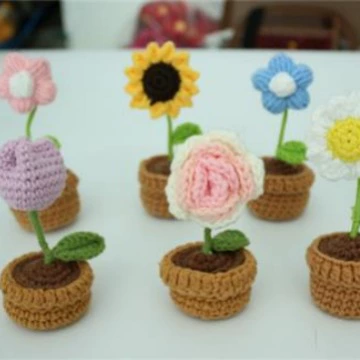 Ручной работы имитация автомобиля искусственный цветочный горшок украшение тканая Женская Шерсть вязаные крючком небольшие украшения изысканный искусственный цветок