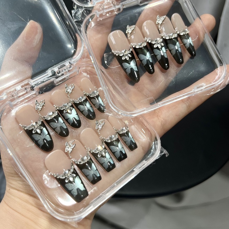 Mudie 純粋な手作りの光療法ウェアラブルネイル、キャットアイバタフライフレンチマニキュア、ダイヤモンドがちりばめられたライトラグジュアリーハイエンドウェアラブルネイル|undefined