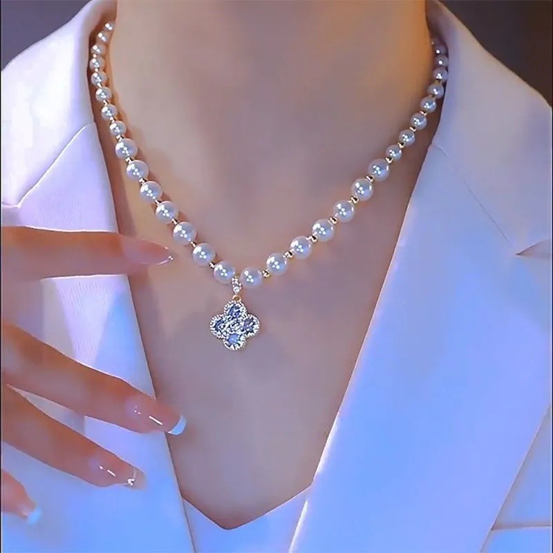 Glass Pearl Necklace, Gradient Queen, Luxury Niche Women's Four-Leaf Flower Clavicle Diamond Necklace, Hot Style