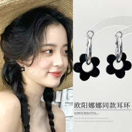 欧阳娜娜同款耳环黑色花朵耳圈甜酷少女冷淡风小众设计感百搭耳饰