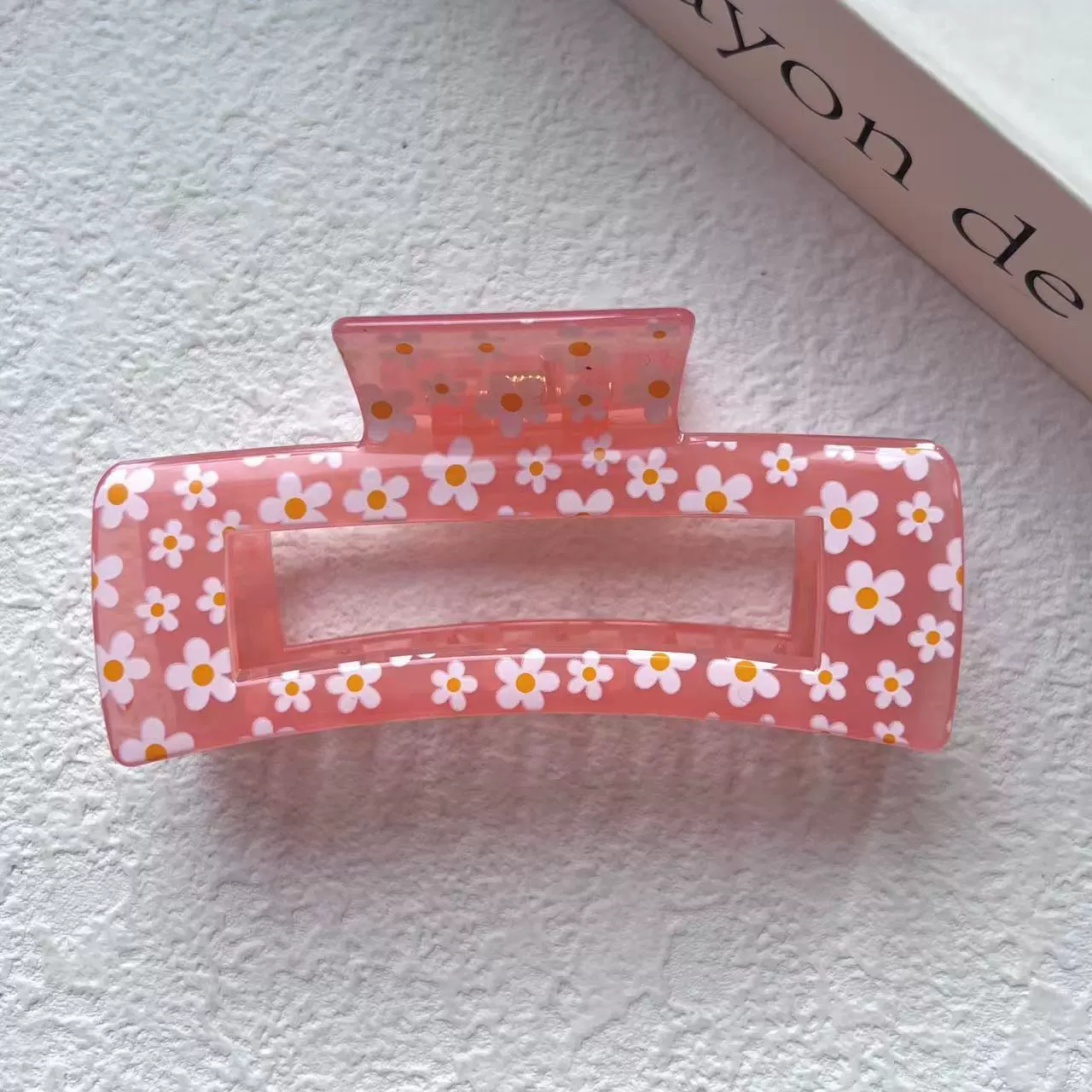 Краб‑заколка с ромашками, квадратный «шарк», 10,5×5×4,5 см, лёгкая