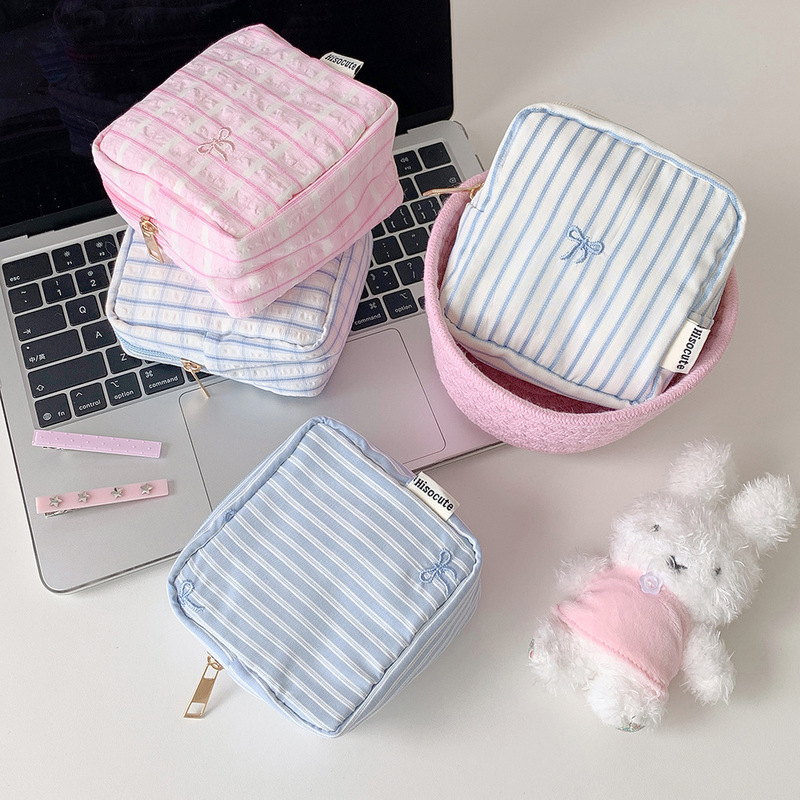 Korean-style simple striped makeup bag, portable Bluetooth earphone bag for students, lipstick bag, high-appearance sanitary napkin storage bag