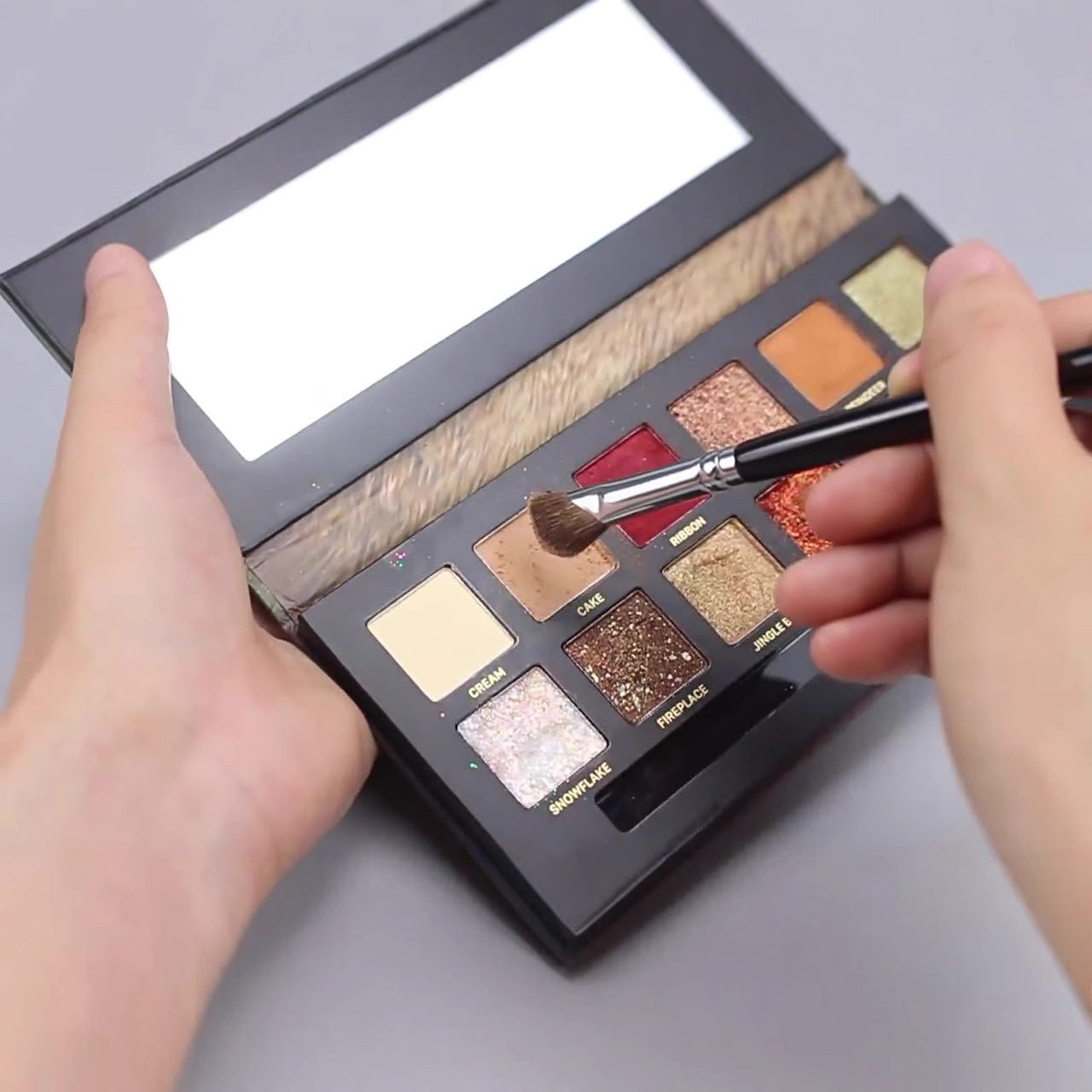 Cepillo de sombra de nariz falciforme pequeño pelo de caballo oblicuo reparación de la cabeza Cepillo Raíz de montaña ala de nariz floreciente cepillo de sombra de ojos cepillo de maquillaje animal pelo suave