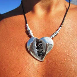 丽煌跨境热卖缝补的心蜡绳吊坠项链文艺复古男女时尚个性百搭饰品