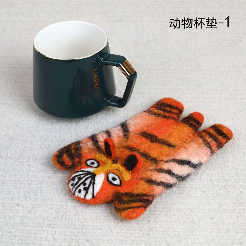 手作りの羊のフェルト動物のコースター|undefined
