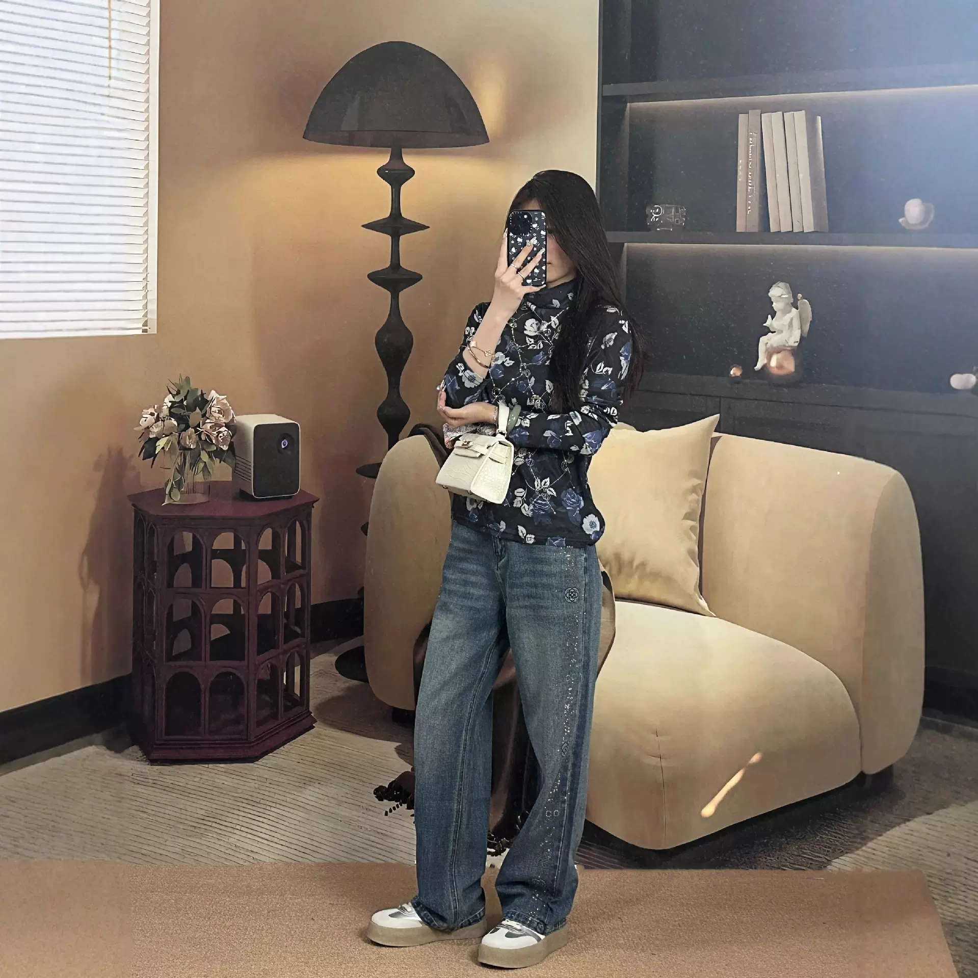 春秋季牛仔裤女复古水洗做旧直筒裤显腿长烫钻宽松设计感休闲裤子