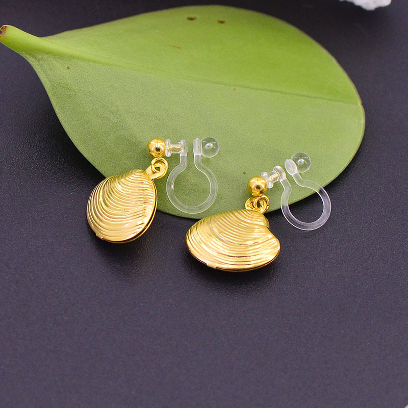 树脂U形金色贝壳吊坠.jpg