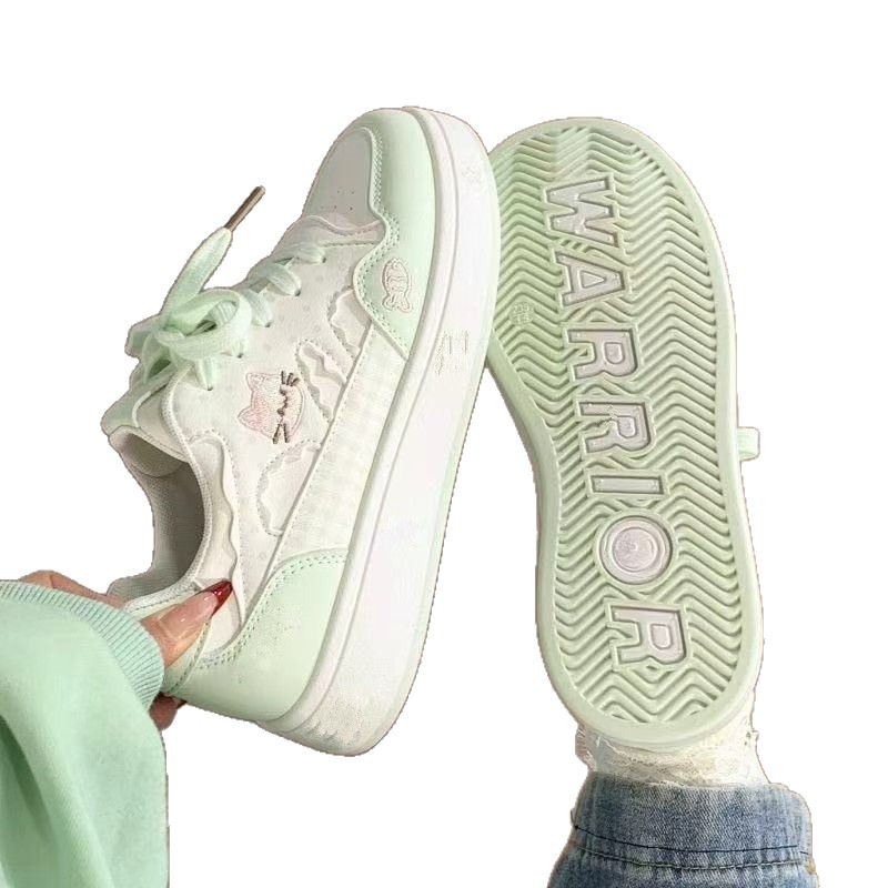 El viento del campus lindo gato zapatos de skate de pez 2026 primavera nuevos zapatos casuales coreanos zapatos blancos al aire libre