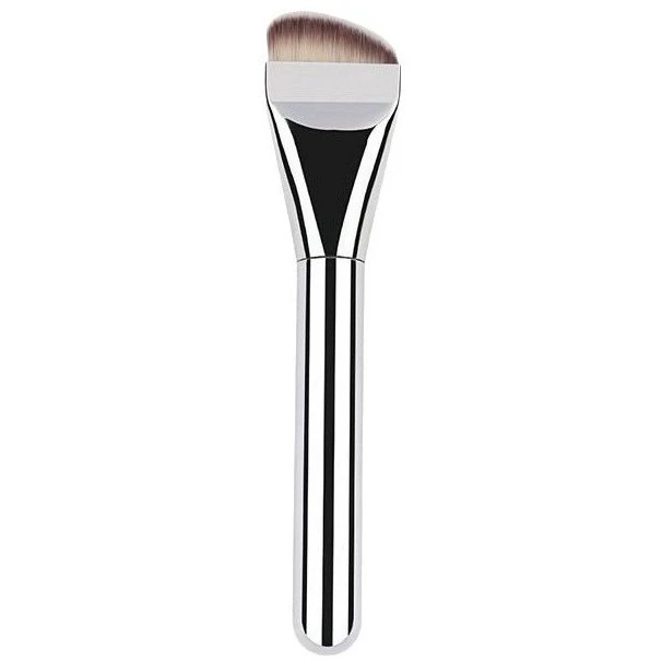 Ultra thin foundation, concealer brush, no trace