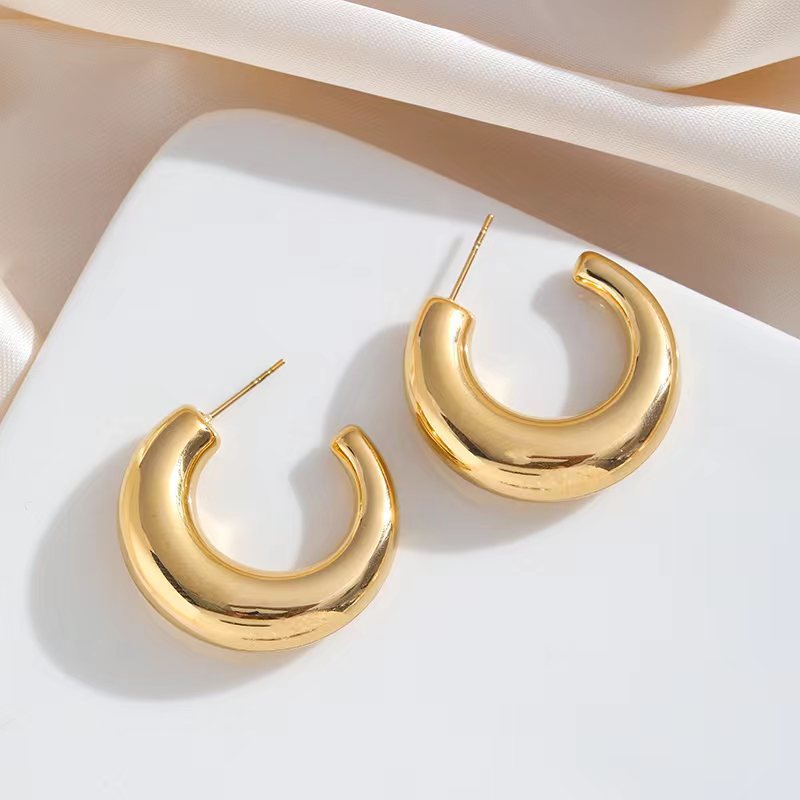 Holiday Occasion Copper Material 1 Pair Simple Style Solid Color Plating Copper 18K Gold Plated Ear Studs