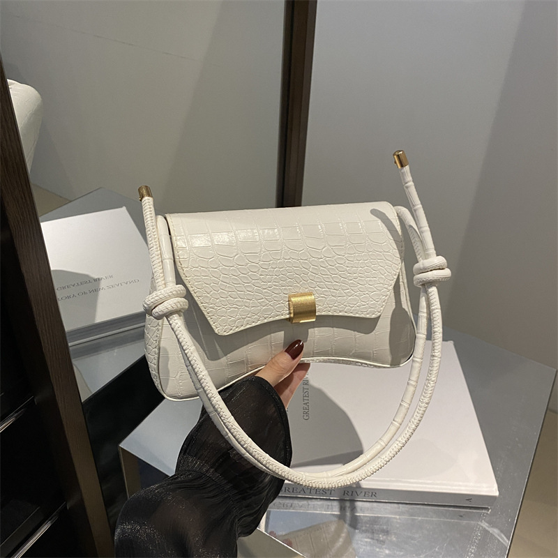 Mori cocodrilo patrón bolso de axila de todo fósforo de alto valor 2024 nueva moda de primavera y verano popular bolso de palo francés retro de lujo ligero