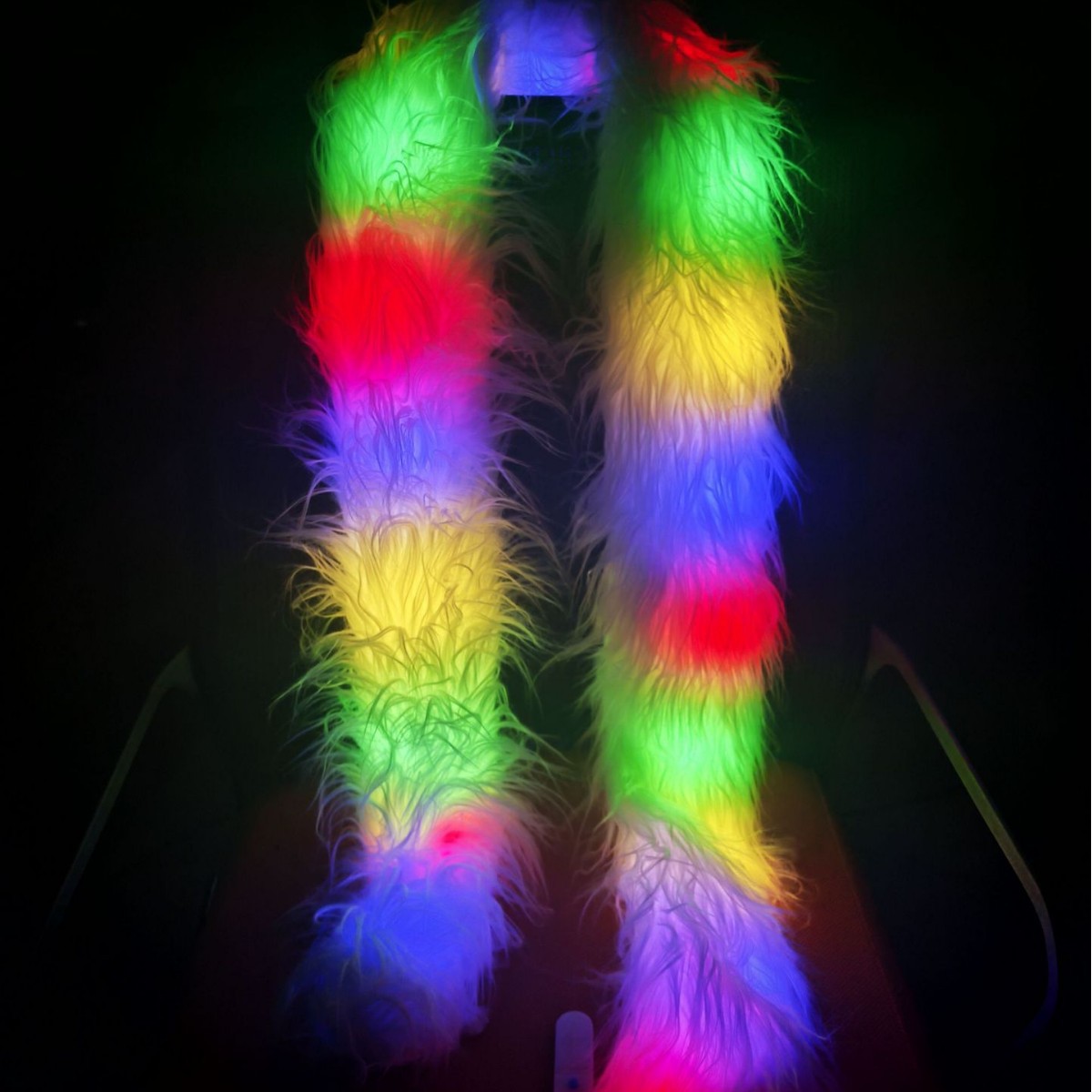 Nueva exótica Navidad Carnaval espectáculo de entretenimiento bufandas de peluche LED ropa luminosa pelo de zorro